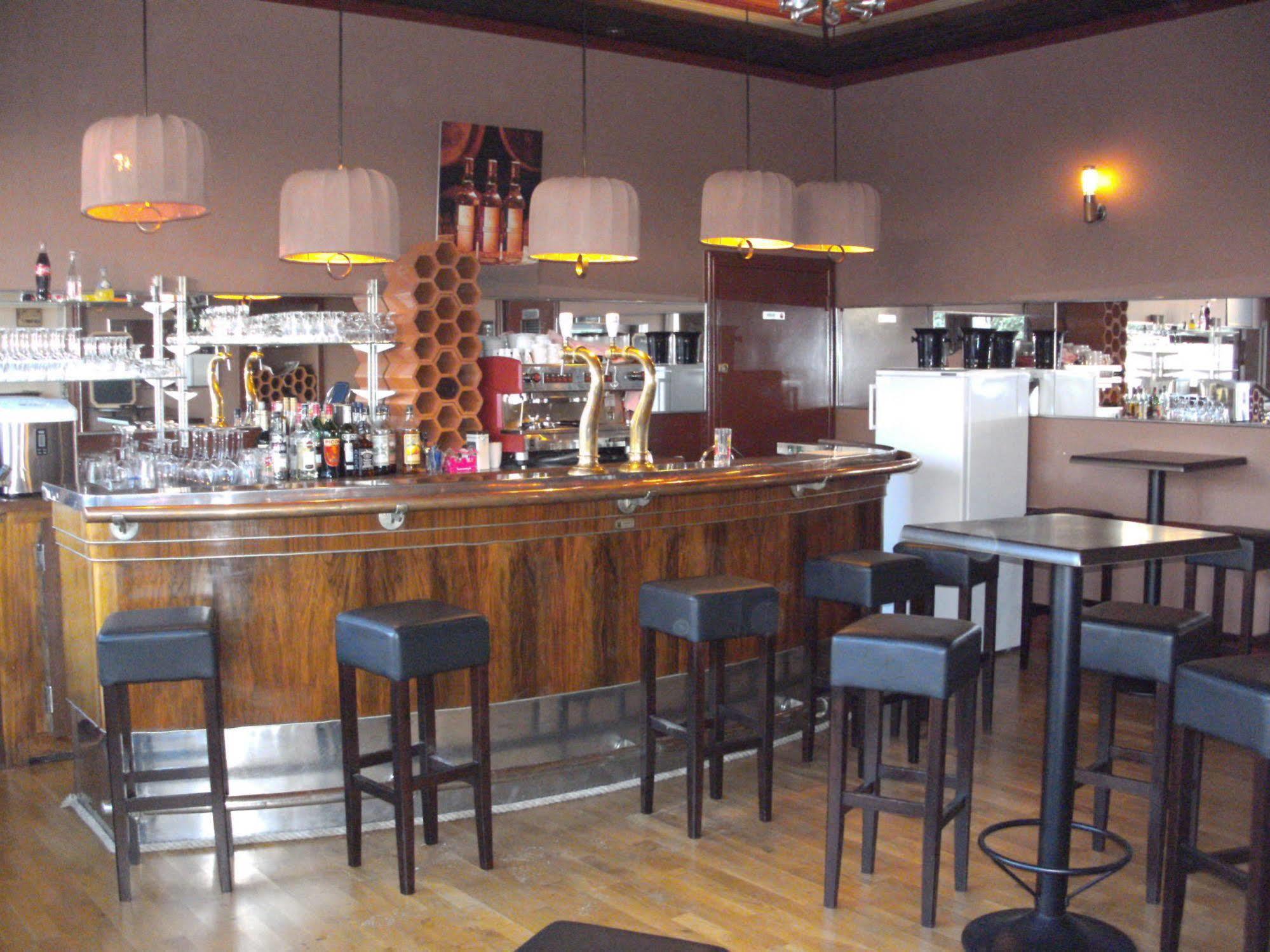 Hotel Bar Restaurant Saint Paul Verdun-sur-Meuse Exterior foto